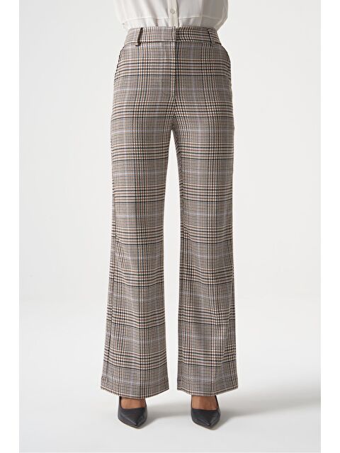 Mizalle MZL Ekose Bej Desenli Geniş Paça Pantolon - S000350700-19928