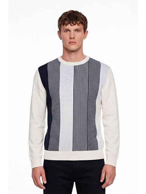 Sabri Özel Erkek Kemik Normal Kesim Regular Fit Yünlü Dokuma Bisiklet Yaka Triko Kazak