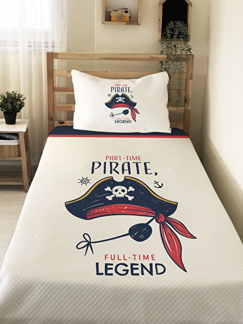 Evmila Korsan Desenli Çocuk Pike Takımı - 160x220 Cm Pike 50x70 Cm Yastık Kılıfı - S000492253-23173