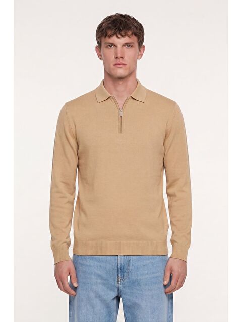 Sabri Özel Erkek Açık Bej Normal Kesim Regular Fit Yünlü Düz Fermuarlı Polo Yaka Triko Kazak