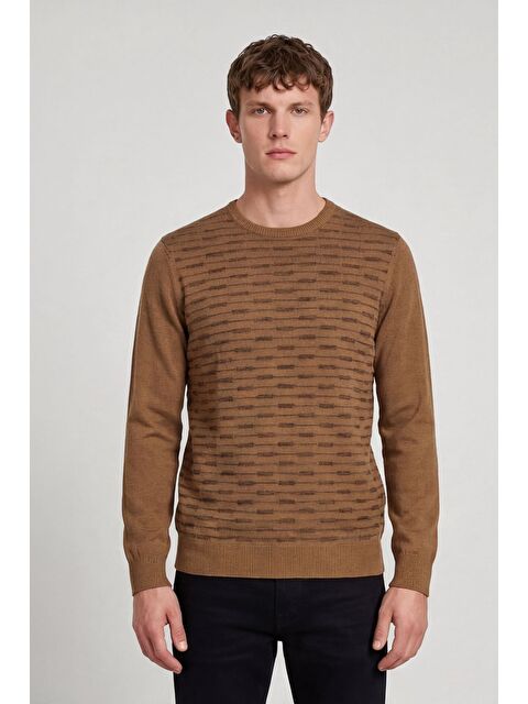 Sabri Özel Erkek Camel Normal Kesim Regular Fit Yünlü Standart Boy Dokuma Triko Kazak