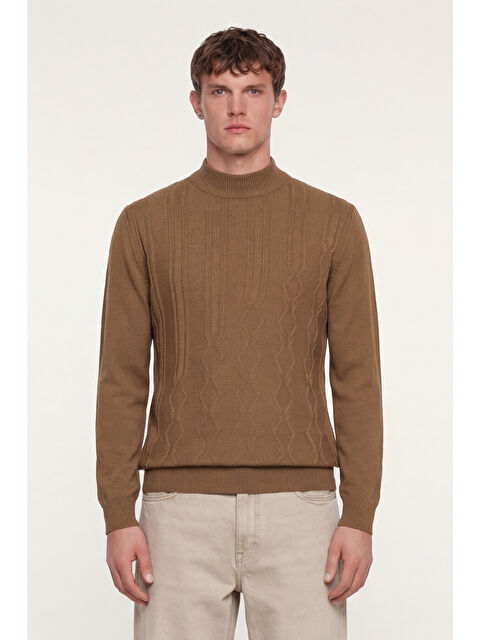 Sabri Özel Erkek Camel Dar Kesim Slim Fit Yünlü Yarım Balıkçı Yaka Triko Kazak