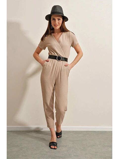 Hazelin Kadın Bej Beli Lastikli V Yaka Deri Kemerli Örme Tulum HZL23S-BD170221 - S000045093-19928