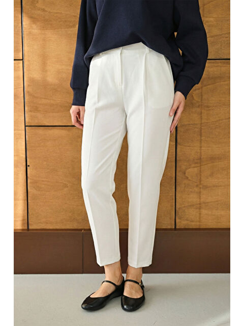 Locco Moda Kadın Pileli Düz Paça Pantolon Beyaz - S000494438-20063