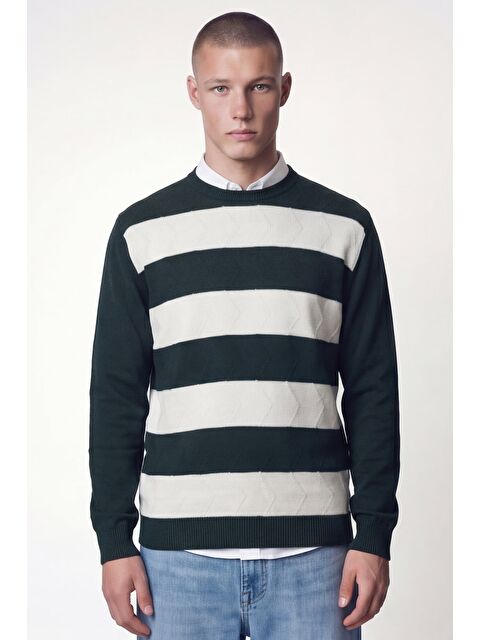 Sabri Özel Erkek Yeşil Normal Kesim Regular Fit Yünlü Bisiklet Yaka Minimal Triko Kazak