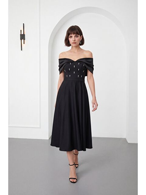 Lafaba Kadın Siyah Kayık Yaka Taş Detay Kloş Söz Nişan Nikah Abiye Elbise