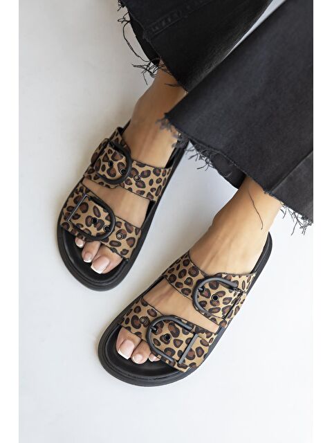 Straswans Melba  Kadın  Toka  Detay  Günlük Konfor Kumaş Terlik Leopar - S000513012-19413