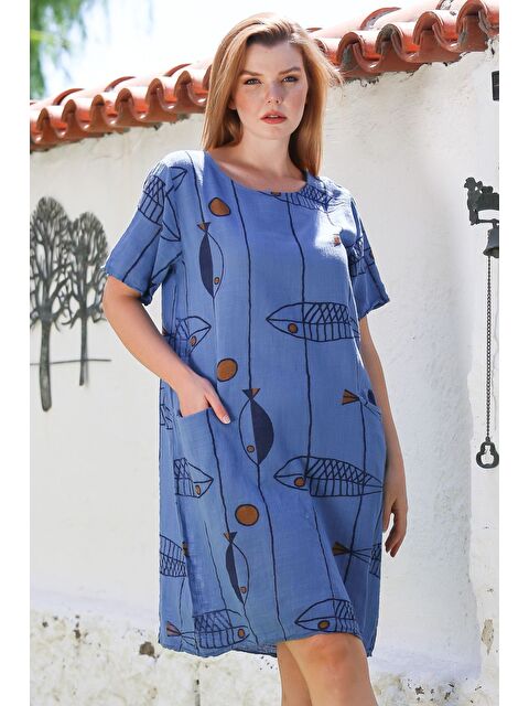 Chiccy İtalyan İndigo Havuz Yaka Kısa Kol Balık Desenli Casual Keten Görünümlü Dokuma Elbise 100 60 - S000469011-23093