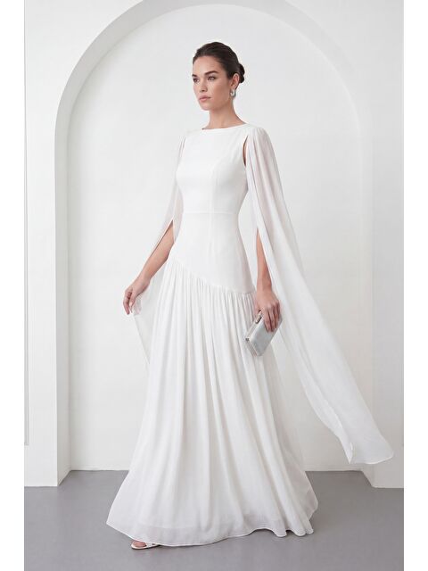 Lafaba Kadın Beyaz Kolları Pelerinli Şifon Uzun Abiye Elbise