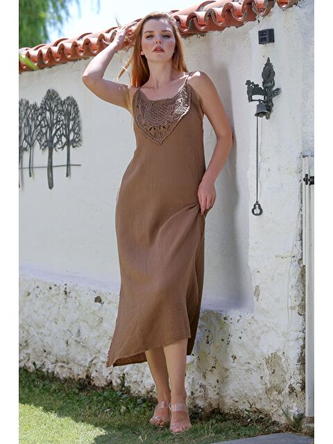 Chiccy Kahverengi Askılı Yırtmaçlı Dantelli Casual Müslin Uzun Dokuma Elbise 128 55 - S000469001-19413