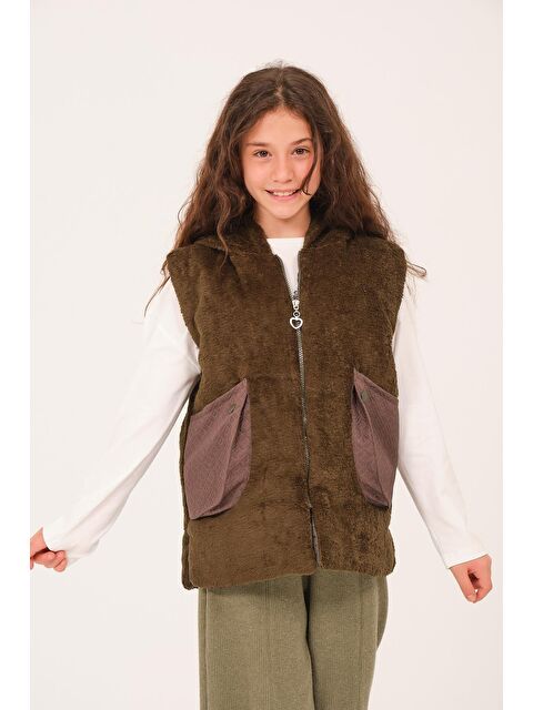 Jazzi·ee Genç Kız Çocuk Cep Detaylı Kapüşonlu Pelüş Yelek   Haki - S000315647-18547