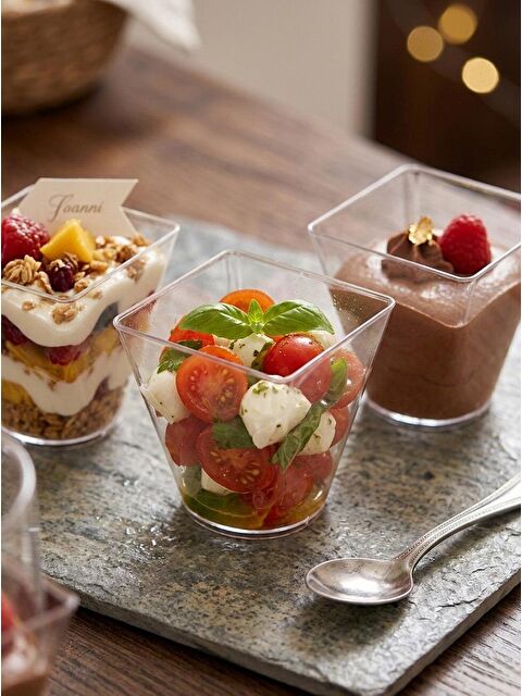 Parti Adresi Mini Kare Sunum Kasesi Şeffaf Mika Kap 240 CC 24'lü