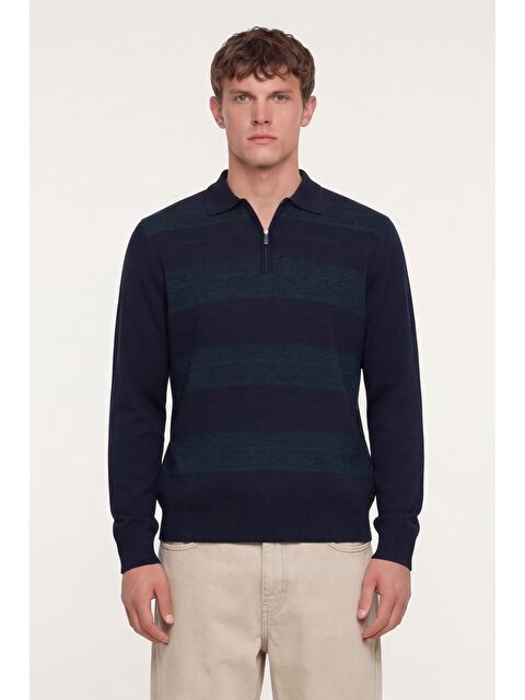 Sabri Özel Erkek Lacivert Normal Kesim Regular Fit Yünlü Dokuma Düz Desenli Triko Kazak