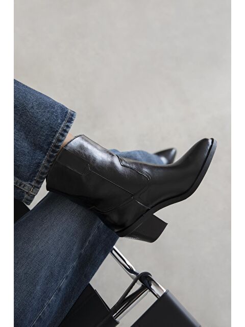 Straswans Maven Kadın Kırışık Deri Topuklu Bot Siyah - S000512902-19351