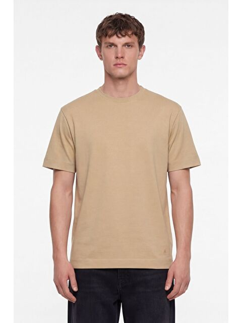 Sabri Özel Erkek Bej Normal Kesim Regular Fit %100 Pamuk Dokuma Bisiklet Yaka Basic T-Shirt