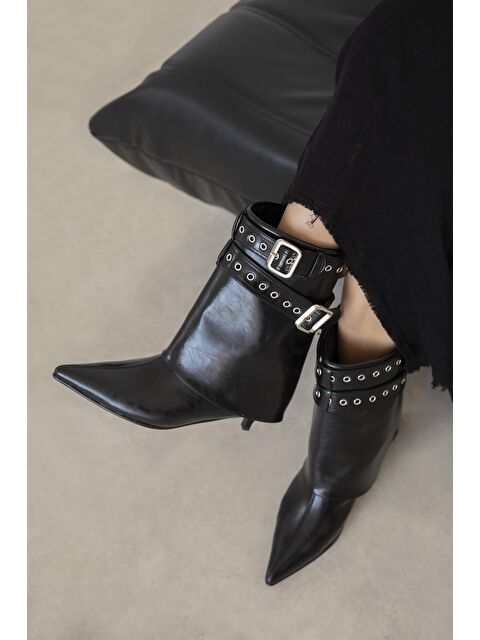 Straswans Katy Kadın Aksesuar Detay Kırışık Deri Bot Siyah - S000512901-19351