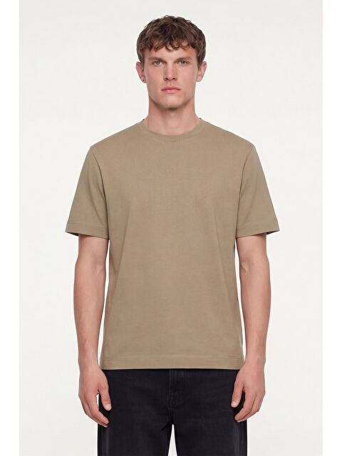 Sabri Özel Erkek Vizon Normal Kesim Regular Fit %100 Pamuk Dokuma Bisiklet Yaka Basic T-Shirt