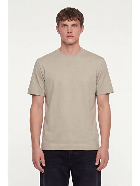 Sabri Özel Erkek Krem Normal Kesim Regular Fit %100 Pamuk Dokuma Bisiklet Yaka Basic T-Shirt