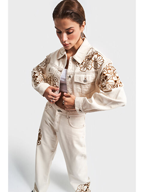 It's Basic Kadın Raw Renk 7S569 Nakış Detaylı Tasarım Crop Ceket - S000317397-19928