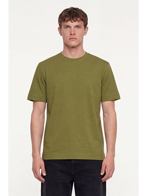 Sabri Özel Erkek Fıstık Yeşili Normal Kesim Regular Fit %100 Pamuk Dokuma Bisiklet Yaka Basic T-Shirt