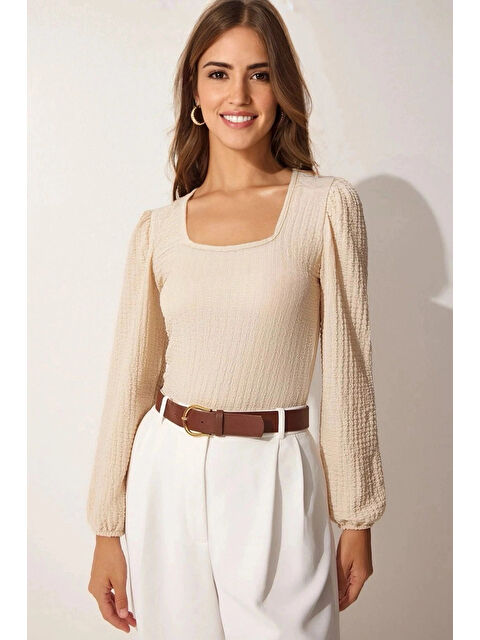 Hazelin Kadın Açık Krem Balon Kol Dokulu Kare Yaka Trend Örme Bluz HZL23W-BD104421 - S000048756-19966