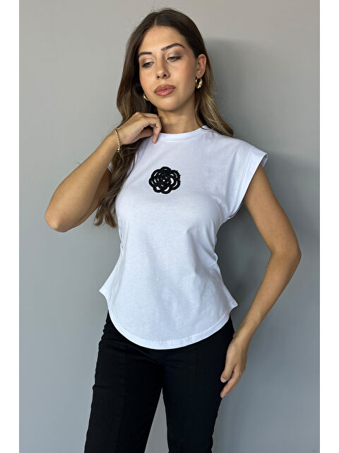 Gülseli Bisiklet Yaka Boncuk İşlemeli Yan Pensli Kadın Tişört - S000299912-20063