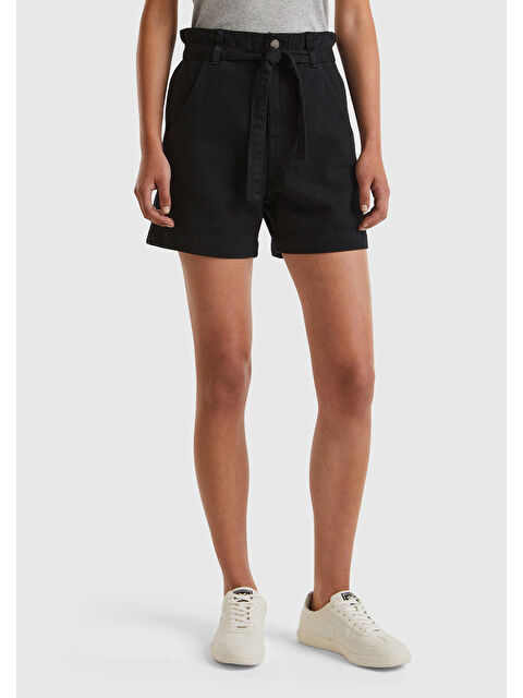 United Colors Of Benetton Kadın Siyah %100 Pamuk 2 Cepli Kemer Detaylı Beli Büzgülü Şort - S000307924-19351