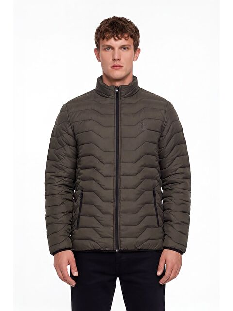 Sabri Özel Erkek Haki Normal Kesim Regular Fit Dik Yaka Fermuarlı Mont