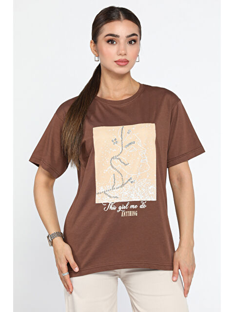 Gülseli Önü Taş İşlemeli Resim Baskılı Kadın Tişört - S000299925-19413