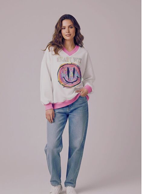 Trendseninle Kadın Beyaz Ready Wit Baskılı V Yaka Oversize Sweatshirt - S000510175-21165