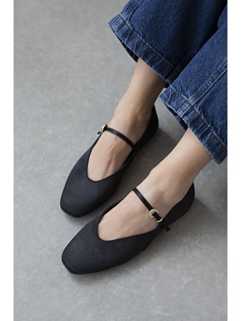 Straswans Evve Kadın Toka Detay Saten Babet Siyah - S000513043-19351