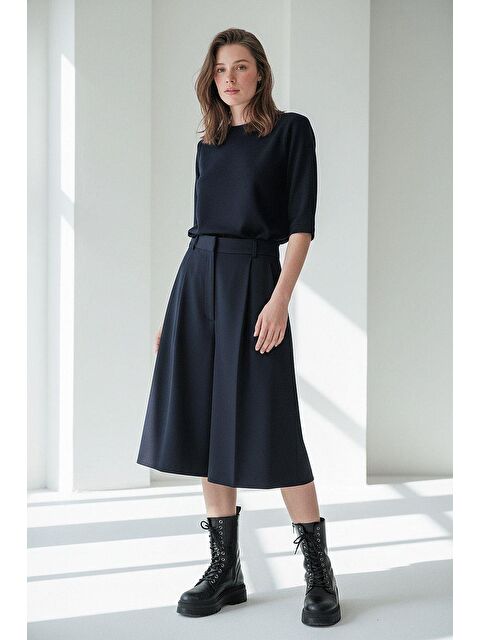 Madmext Lacivert Pileli Cepli Kadın Bermuda Mg2620 - S000510197-21164