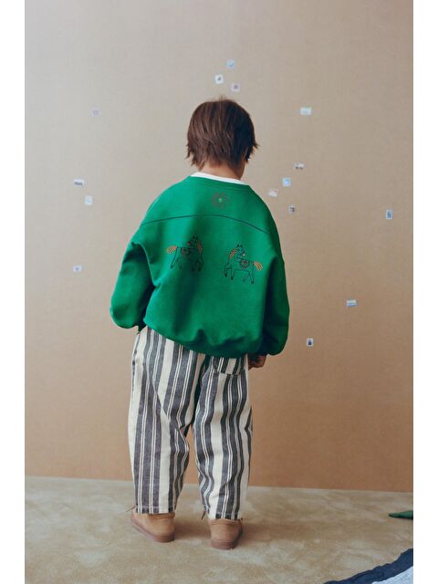 Magu Unisex Çocuk Yeşil At Nakışlı Oversize Sweatshirt Ve Çizgili Pantolon Takım - S000513055-23173