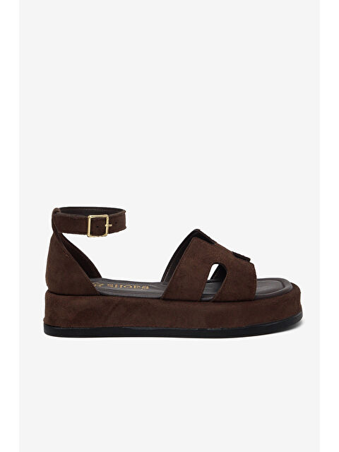 TONNY BLACK Kadın Kahve Süet Rahat Kalıp Bilekten Bağlanmalı Sandalet