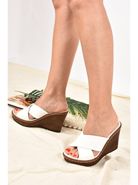 Fox Shoes K674041009 Beyaz Kadın Terlik