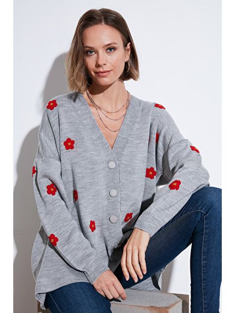 Lela Oversize Fit Çiçekli Düğmeli V Yaka Soft Akrilik Kadın Hırka 4616192 - S000265233-17308