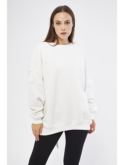 Chandraswear Beyaz Kadın Oversize Sırt Fermuarlı Sweatshirt - Fame - S000115130-20063