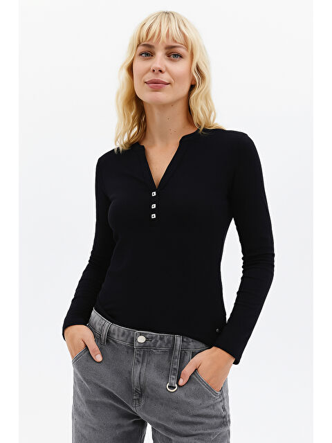 Fashion Friends Slim Fit Düğme Detaylı V Yaka T Shirt 25K0136K1 - S000484817-19351