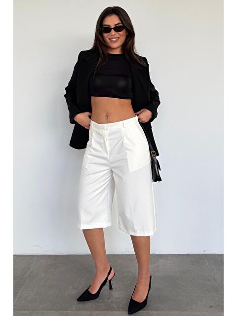 Madmext Beyaz %100 Pamuklu Cepli Kumaş Bermuda Şort Mg2640 - S000510199-20063