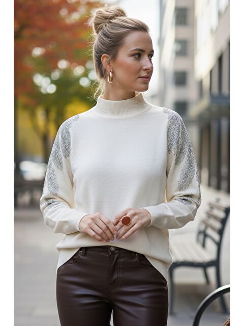 Chiccy Krem Balıkçı Yaka Uzun Kol İnce Taşlı Casual Triko Kazak 65 60 - S000508127-19966