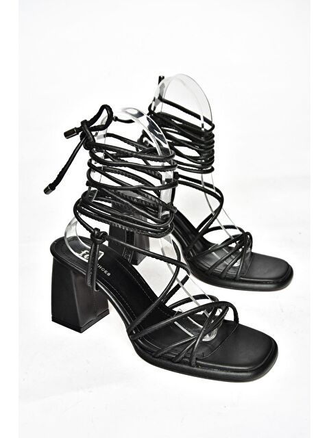 Fox Shoes S2824705 Siyah Kadın Topuklu Ayakkabı - S000169300-19351