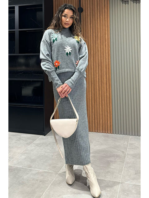 Gülseli Kadın Yarım Balıkçı Yaka Nakışlı Triko Bluz Elbise İkili Takım - S000320563-20600