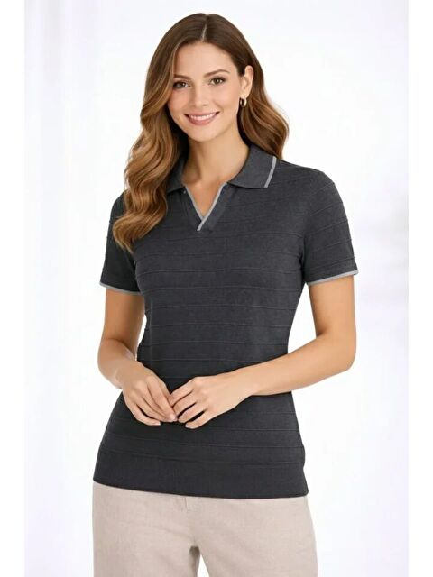 Jane's Triko Kumaş Yakalı Düğmesiz Açık Yaka Fitilli Kısa Kollu Regular Fit Tişört T-shirt - Siyah