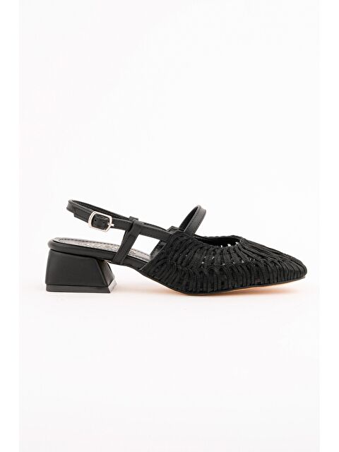 Muggo MESH Kadın Örgü ve File Detaylı Bantlı Arkası Açık Kısa Topuklu Ayakkabı