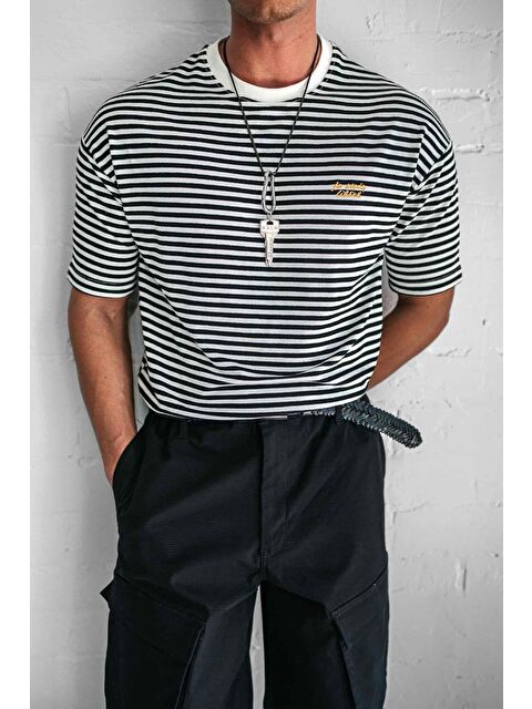 Abluka Online Erkek Oversize Çizgili Rahat Tişört Siyah - S000378102-19351