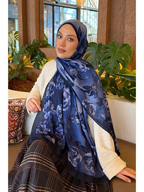 Lamelif Çiçek Desen Bambu Şal Lacivert