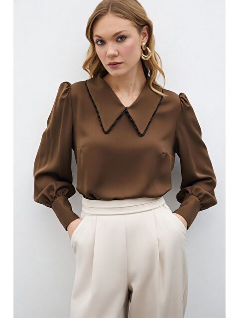 SATEEN İnci Yakalı Bluz - Kahve - S000323102-19413