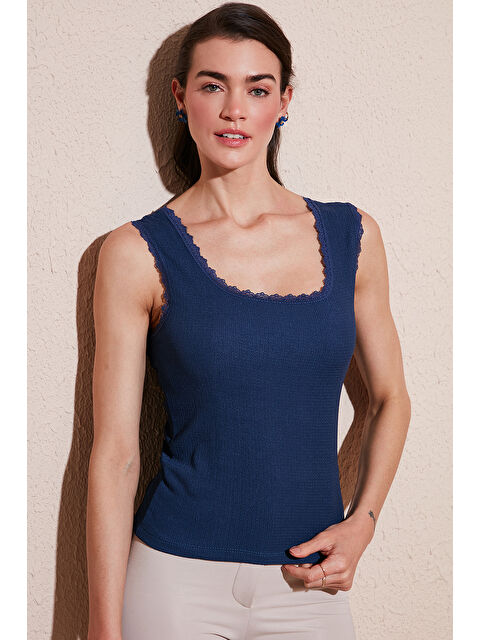 Lela Slim Fit Kalın Askılı Dantelli Kare Yaka Bürümcük Kadın Atlet 5864979 - S000008681-23093