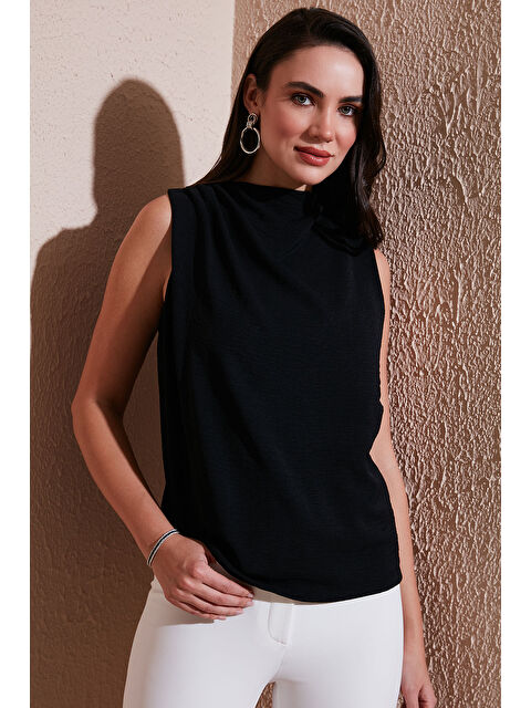 Lela Slim Fit Dik Yaka Omuz Büzgülü Kadın Bluz 6527836 - S000348228-19351