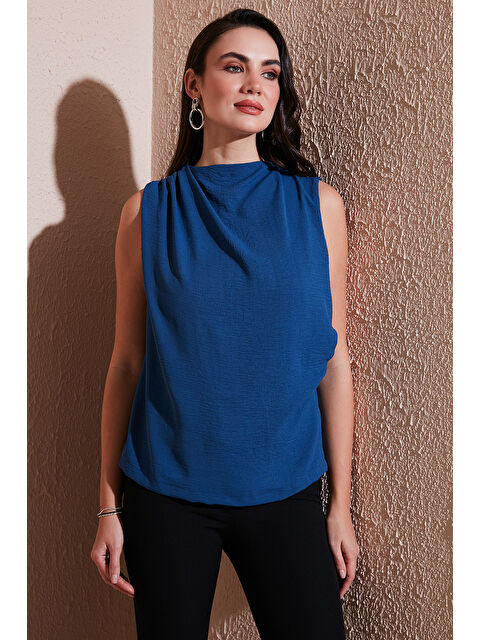 Lela Slim Fit Dik Yaka Omuz Büzgülü Kadın Bluz 6527836 - S000348228-23093